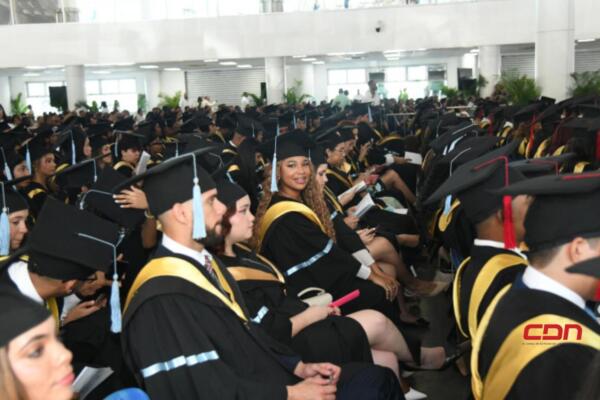 PUCMM celebra graduación de 957 nuevos profesionales.(foto, fuente externa)