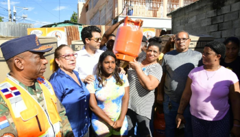 Inapa y Mived entregan apartamentos a afectados por incendio en el barrio Los Santos de Santiago
