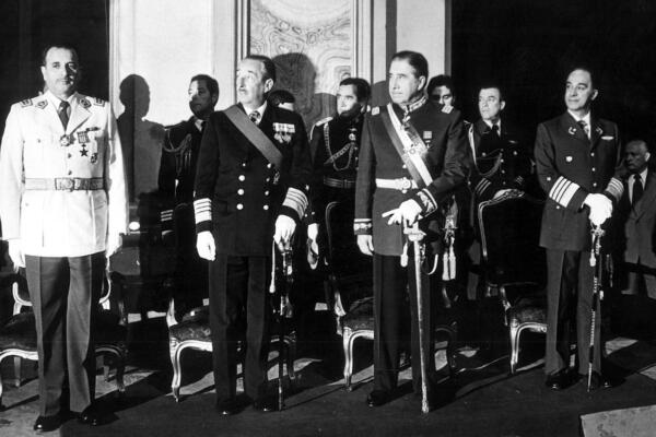 Junta Militar de Gobierno chileno, César Mendoza, José Toribio Merino, Augusto Pinochet Ugarte y Gustavo Leigh, en la Catedral de Santiago de Chile. EFE.