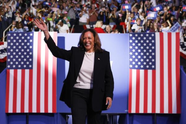 Kamala Harris critica retórica antimigrante de Trump y dice confía en Servicio Secreto