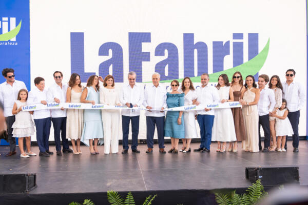 La Fabril inaugura su tercera refinería en Santiago con la presencia del presidente Abinader