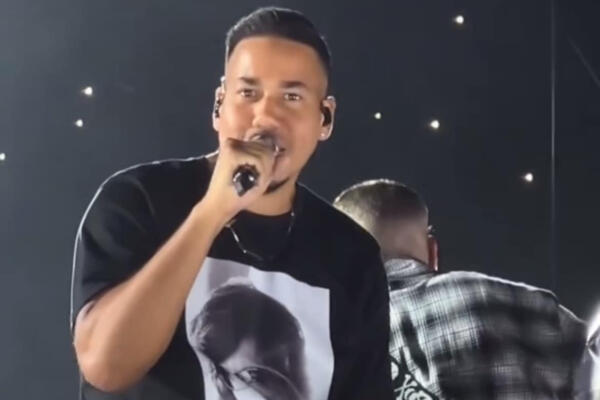 Romeo Santos conoció a su imitador en su concierto en Madrid