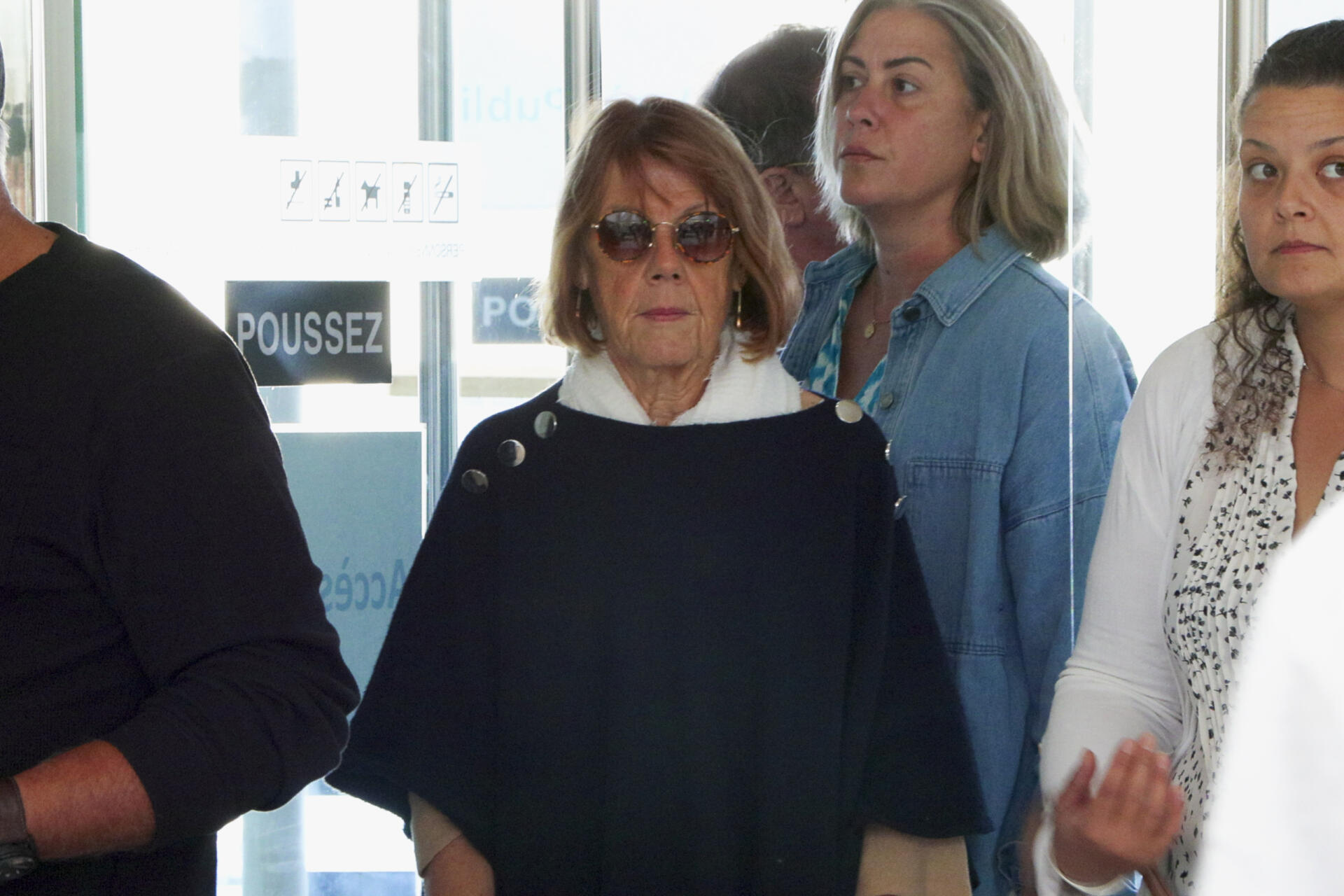 Llegada de Gisèle Pelicot al Tribunal de Justicia de Aviñón. EFE.