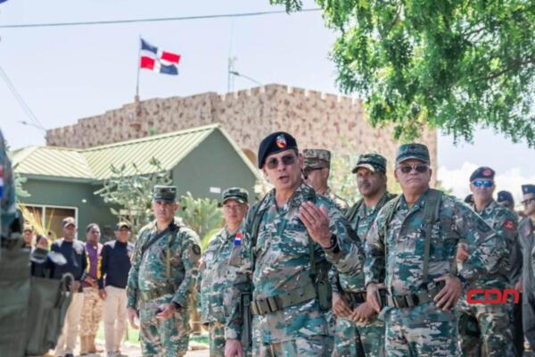 Ministro de Defensa recorre frontera sur entre RD-Haití. (foto, fuente externa)