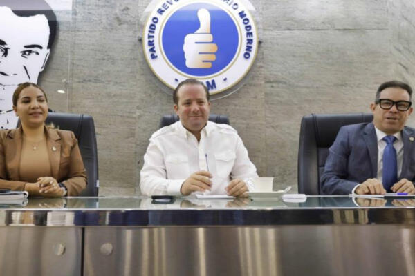 PRM acuerda reducir solo 20 curules en lugar de 53, como propuso el presidente Abinader