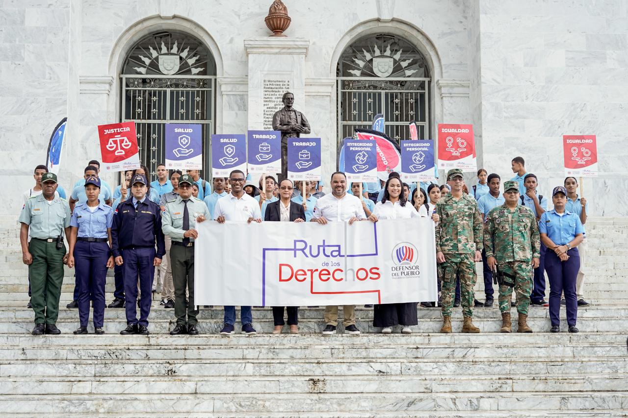 Pablo-Ulloa-encabeza-actividades-en-Santiago-de-los-Caballeros-sobre Ruta de Tus-Derechos-CDN-Ditigal