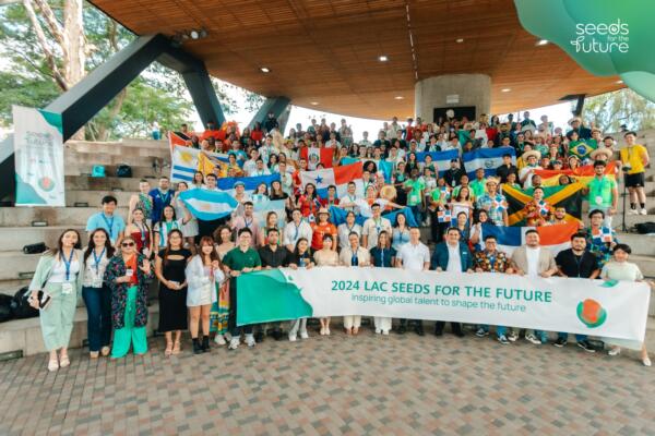  Parte de los estudiantes asistentes al evento-CDN-Digital.