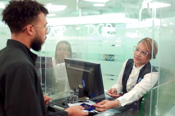 Pasaporte-apuesta-por-un-servicio-personalizado-premium.-CDN-Digital