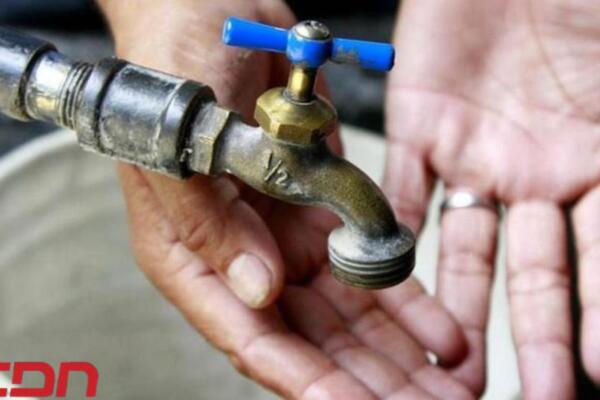 Piden intervención de las autoridades ante falta de agua potable en El Pomier en San Cristóbal