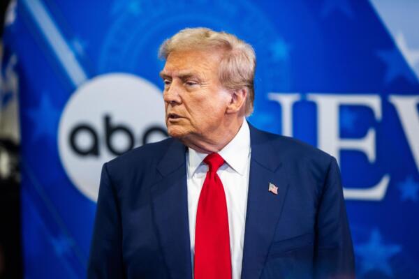 Preocupación en la Casa Blanca por peligro para migrantes que suponen noticias falsas de Trump