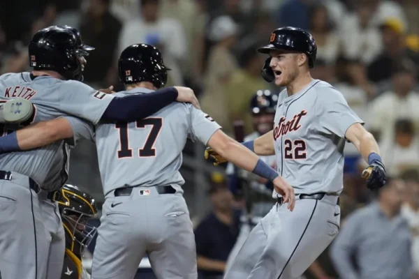 Julio Rodriguez conectó jonrón por Seattle en el partido frente a los Atléticos de Oakland, entre los resultados de MLB del 5 de septiembre.