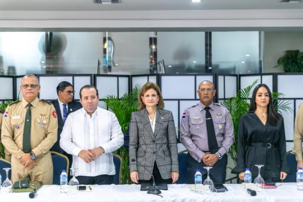Raquel Peña, lideró este lunes la reunión de seguimiento al Plan de Seguridad Ciudadana para supervisar el progreso de las iniciativas encaminadas a garantizar la paz social en República Dominicana.