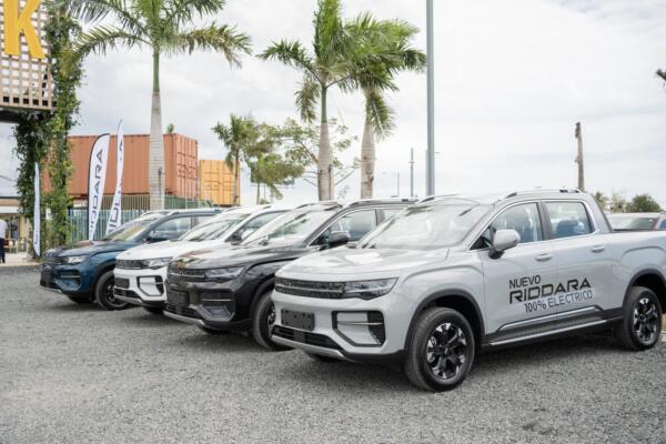 El Grupo Viamar presentó este sábado la nueva camioneta Riddara RD6 que combina la versatilidad y comodidad.