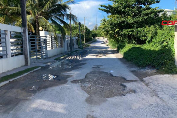 Residentes del sector Bibijagua en Bávaro piden reparación urgente de calles