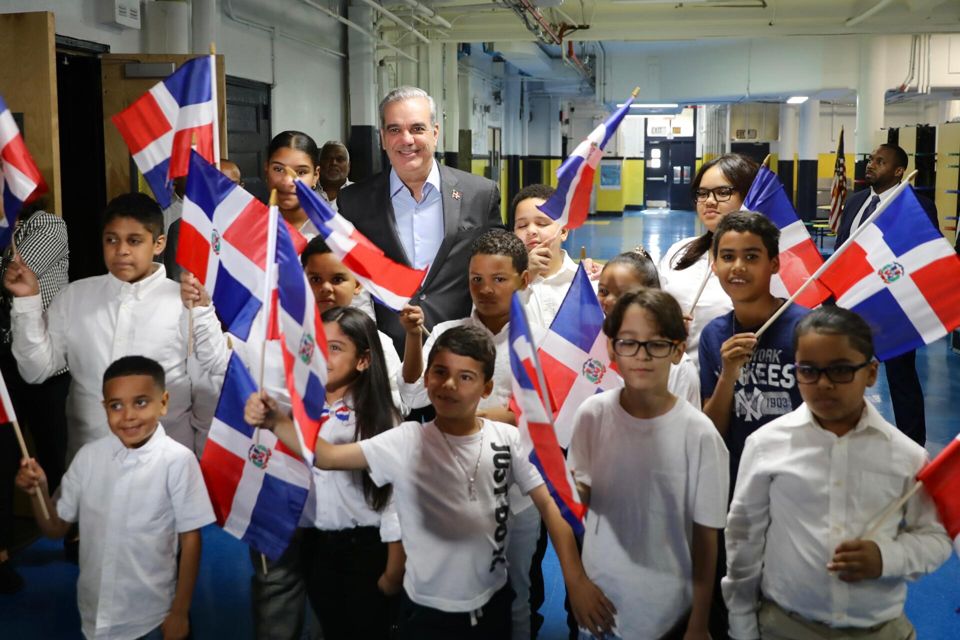 Abinader lidera reconocimiento a dominicanos en New York