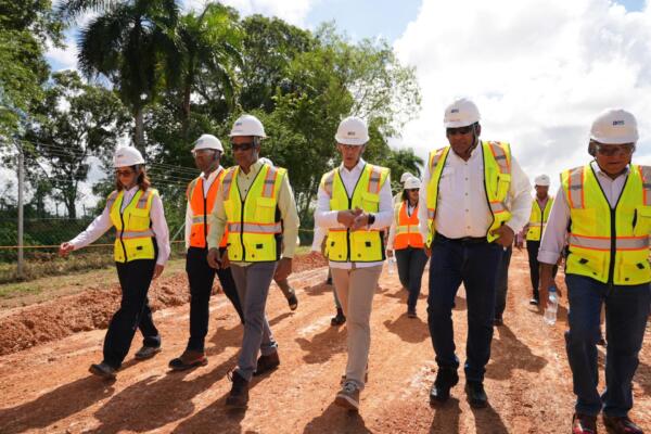  Joel Santos Echavarría, ministro de Energía y Minas.