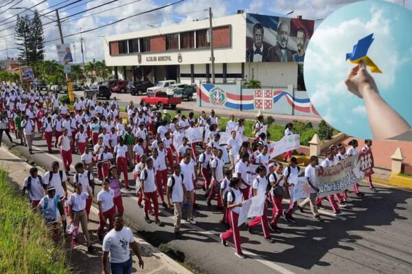 Estudiantes marchan en favor de la paz. (foto, fuente externa)