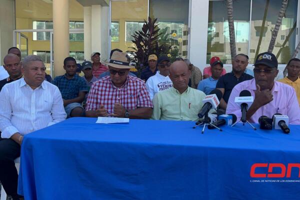 Gobierno les adeuda ese dinero por concepto de tres operativos de roturación. Foto: Fuente extera  