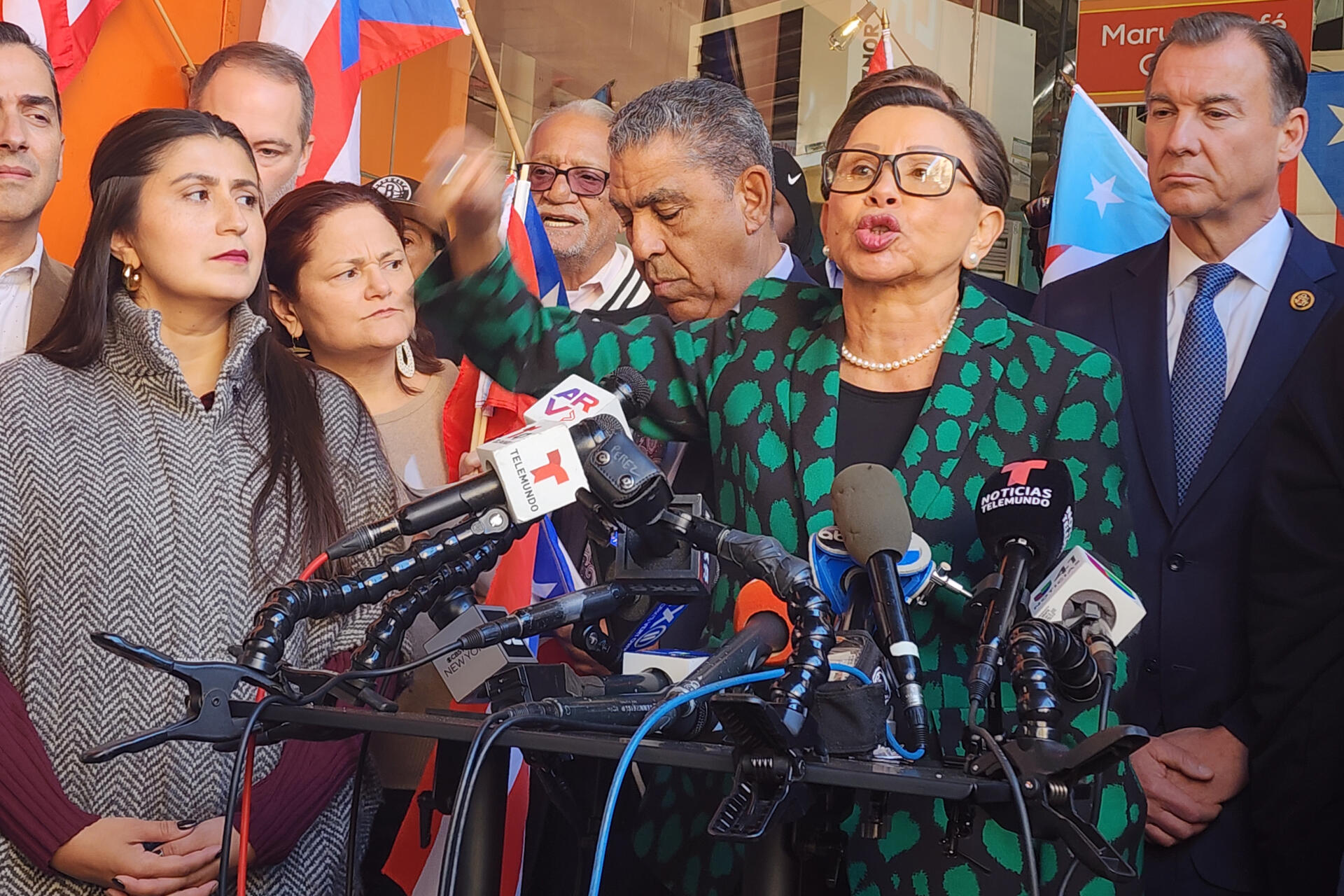 Líderes puertorriqueños y latinos piden voto de castigo contra Trump