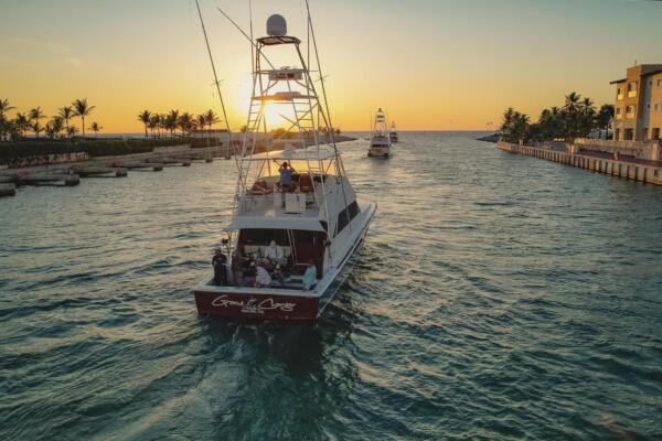 Lancha Black Gold y pescador Chris Jester salen al frente en Cap Cana Classic al Marlin Azul