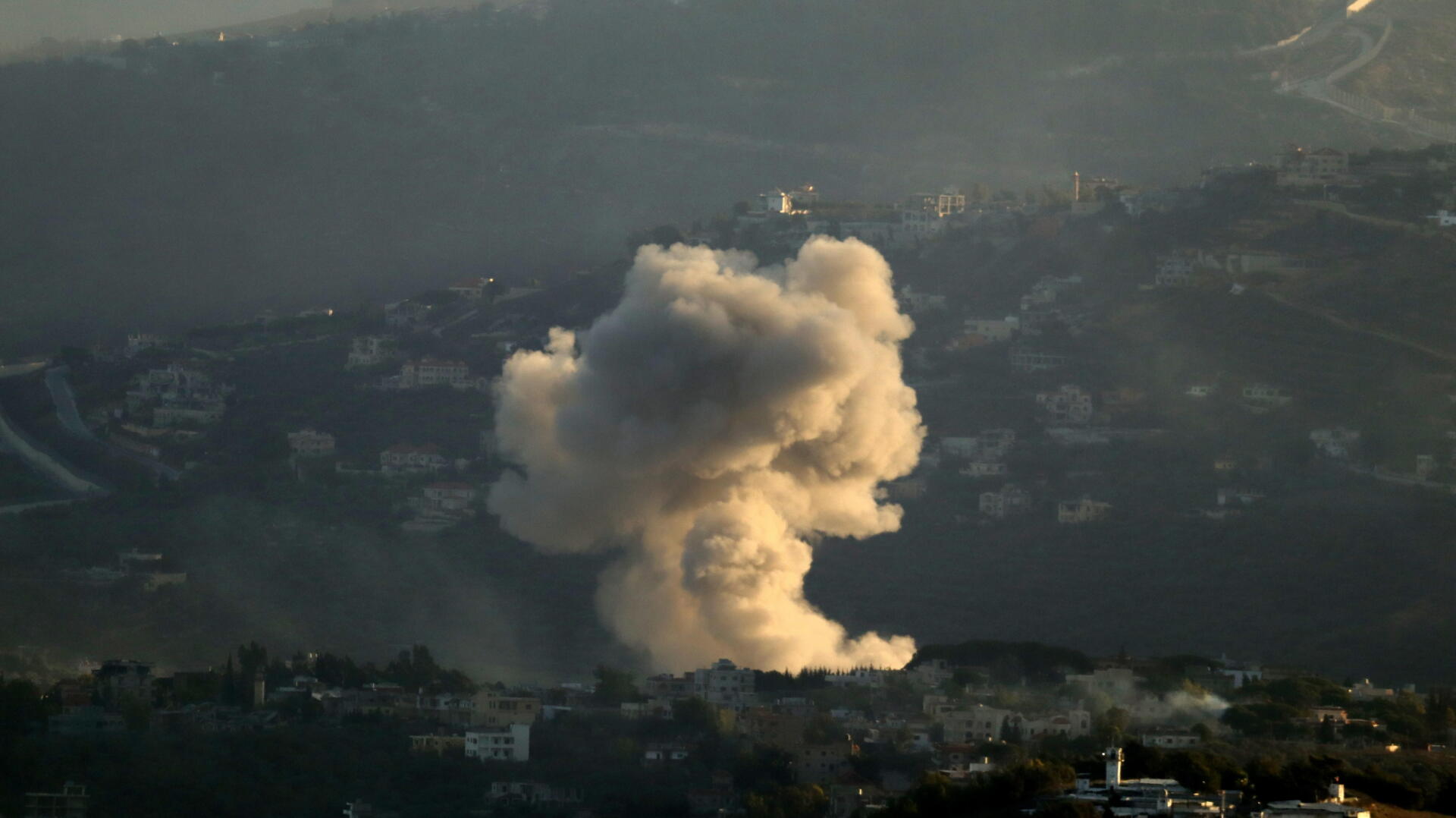 Hezbolá dice haber lanzado un "ataque con drones" contra una base israelí