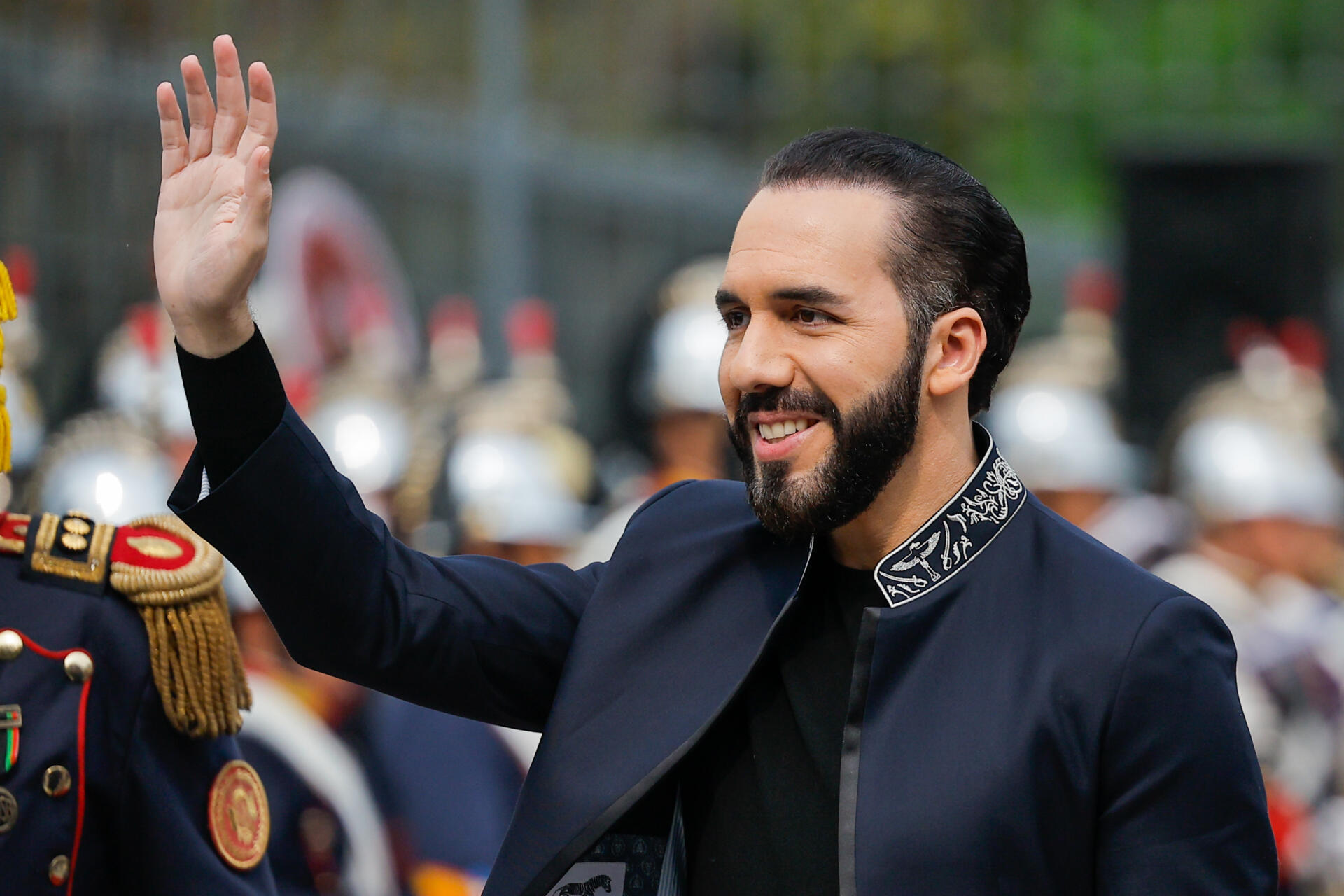 Nayib Bukele asiste a un acto de ofrenda floral en el monumento del Libertador General José de San Martín
