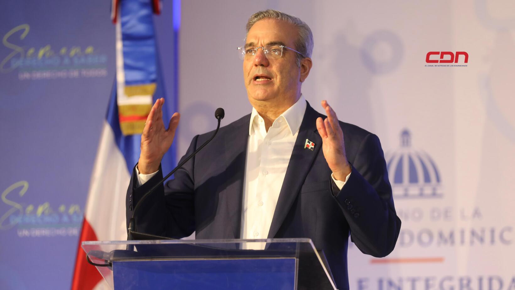 Presidente Abinader conversa sobre reforma fiscal con empresarios