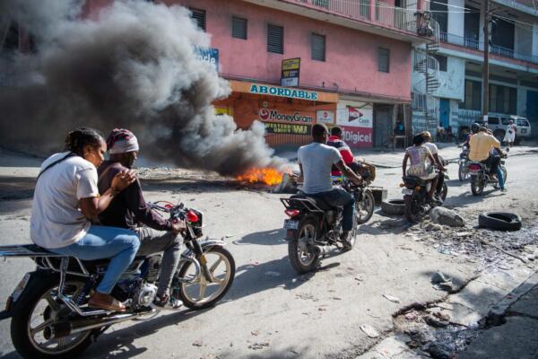 Manifestación contra la inseguridad en Puerto Príncipe. Foto de Clarens SIFFROY / AFP