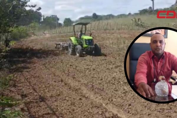 Efigenio Lahoz Aragonés, encargado de la Sub-zona Agropecuaria de Luperón,  dependencia del Ministerio de Agricultura  