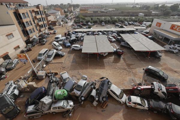 Aumentan a 95 los muertos por inundaciones en España