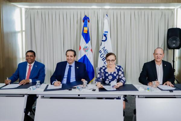 Miriam Germán Brito, José Ulises Rodríguez Guzmán, Víctor Elías Atallah Lajam y Víctor José D´Aza Tineo.