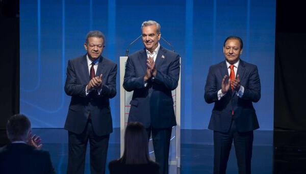 Los candidatos a la presidencia de la República Dominicana, Luis Abinader, Abel Martínez y Leonel Fernández, hablaron sobre la reforma fiscal.