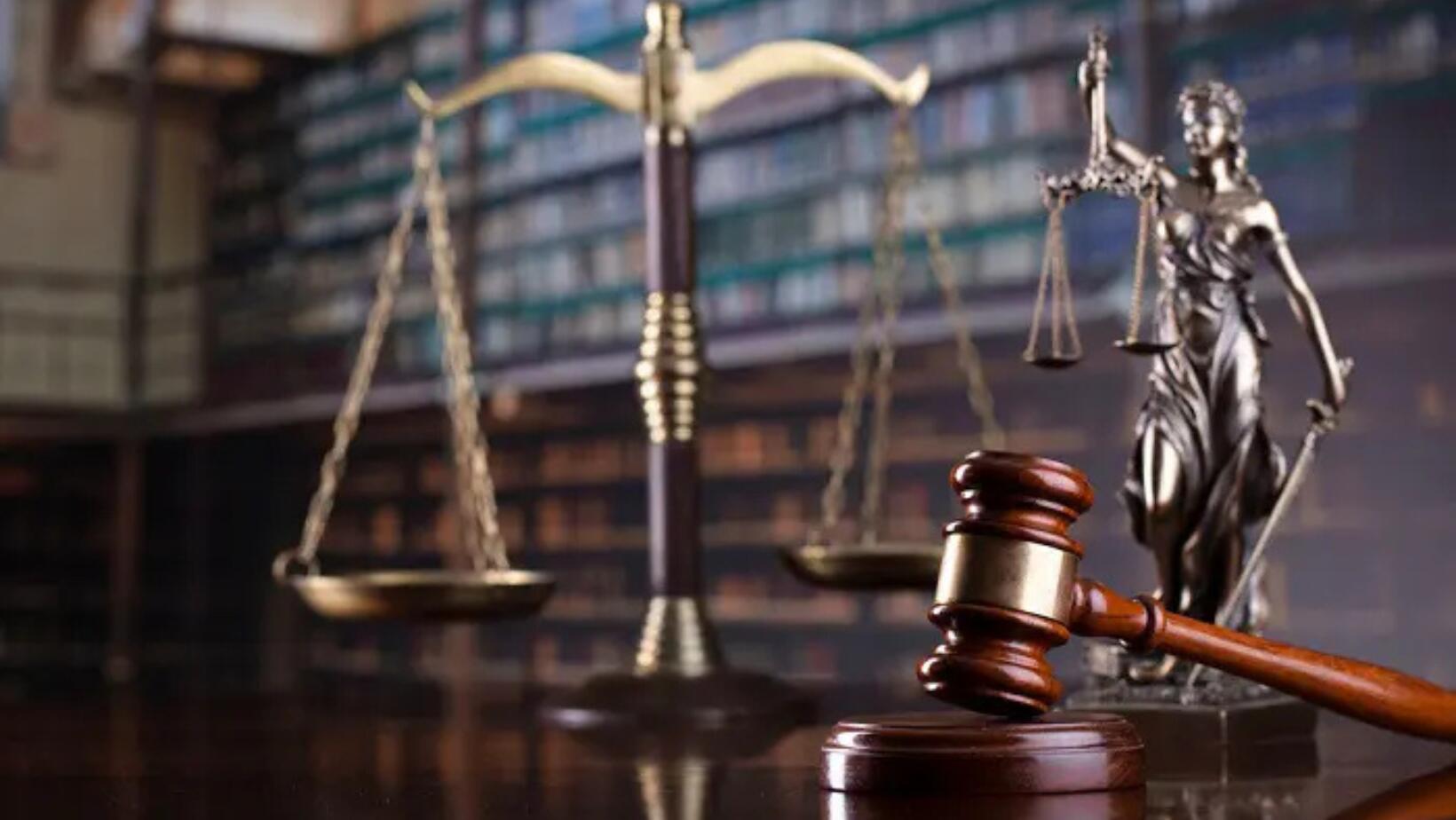 11 Modificaciones en la Constitución