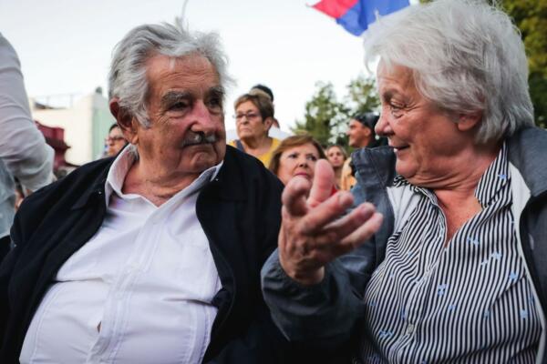 Expresidente de Uruguay y su esposa Lucía Topolansky. Foto: fuente externa