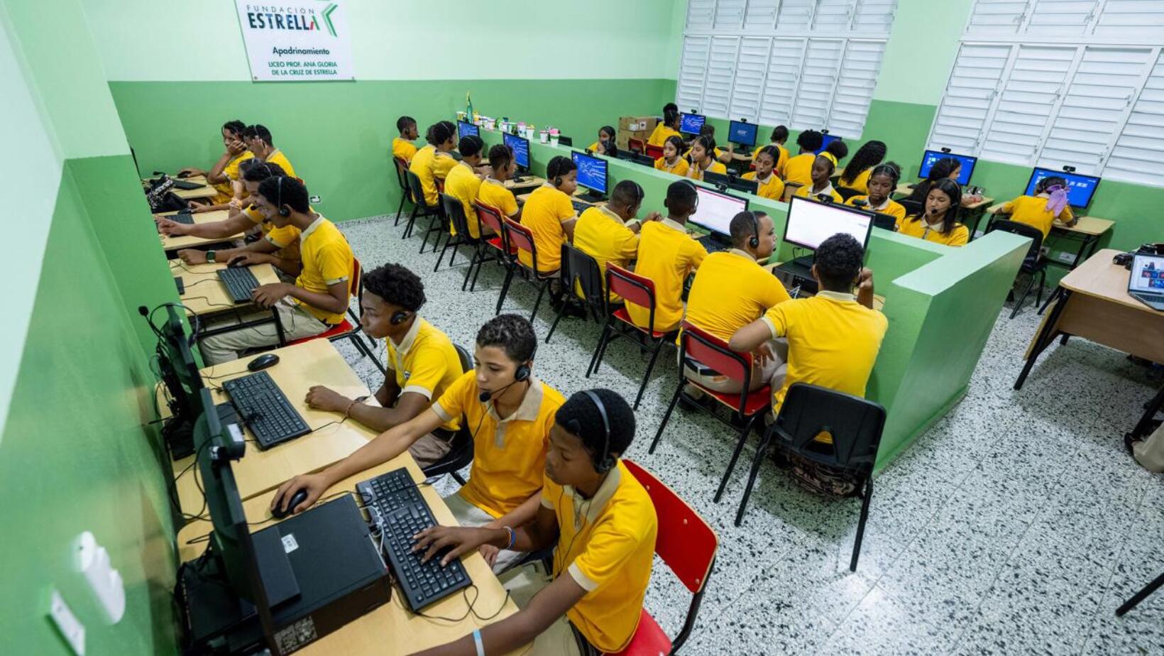 Formación en habilidades de programación para estudiantes del sector público
