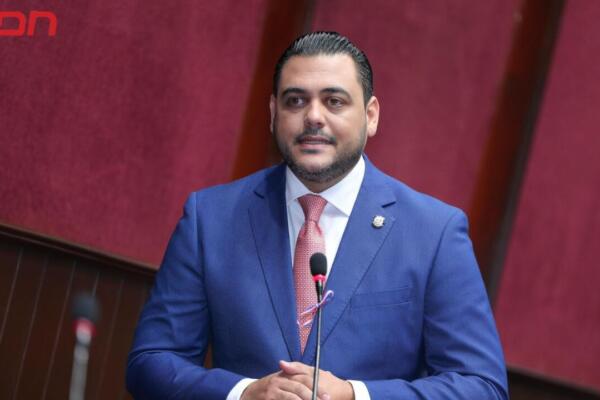 El diputado Jorge Tavárez afirmó que no es necesario someter reforma fiscal si controlan el gasto público y la evasión fiscal. Foto: CDN Digital