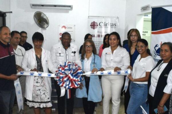 Cáritas Arquidiocesana de Santiago y el Instituto Oncológico Regional del Cibao