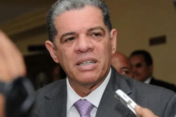 Carlos Amarante Baret, dirigente político expulsado del PLD, crea su propio partido.