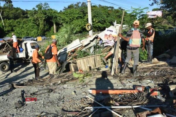 Autoridades desmantelan casetas, provocan accidentes en la autopista Duarte. (foto, fuente externa)