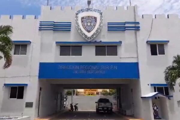 Un agente de la Policía Nacional resultó herido de bala en un incidente ocurrido anoche en la Playa La Saladilla, en Barahona.