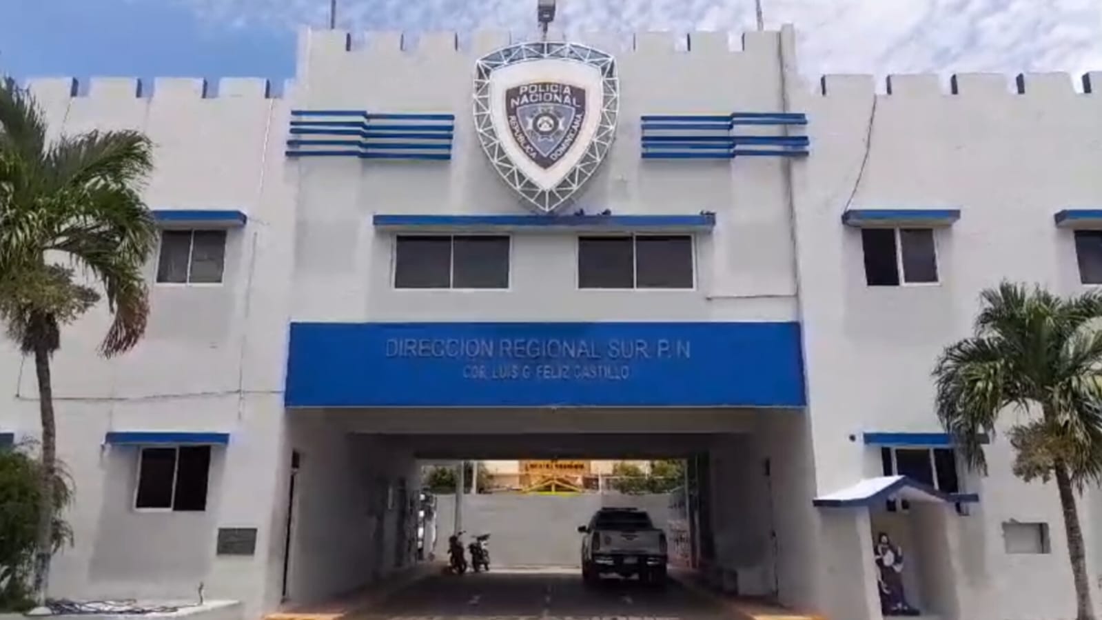 Un agente de la Policía Nacional resultó herido de bala en un incidente ocurrido anoche en la Playa La Saladilla, en Barahona.