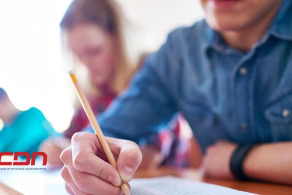 Denuncian a joven vendió fotos con desnudos de sus compañeras de clase 