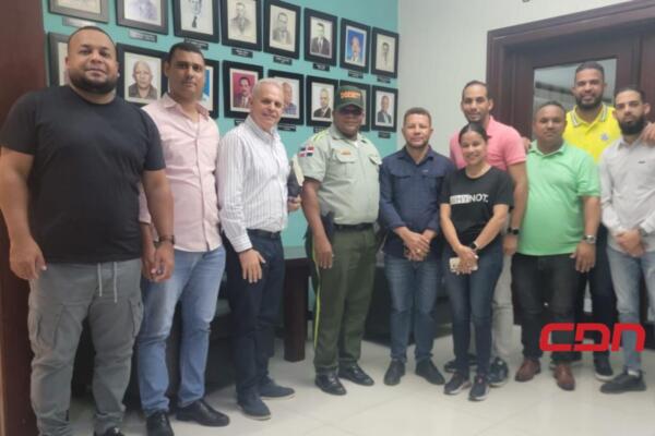 Pascual Moreno resaltó la importancia de usar el casco protector al conducir una motocicleta. Foto:  CDN Digital 