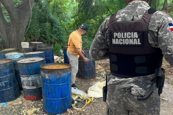 PN y MP desmantelan laboratorio clandestino de bebidas adulteradas. (foto, fuente externa)