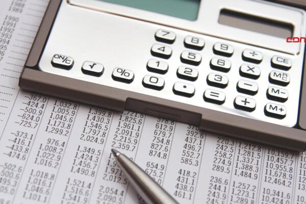 Economistas debaten sobre reducción del gasto público y reforma fiscal.(foto, fuente externa)