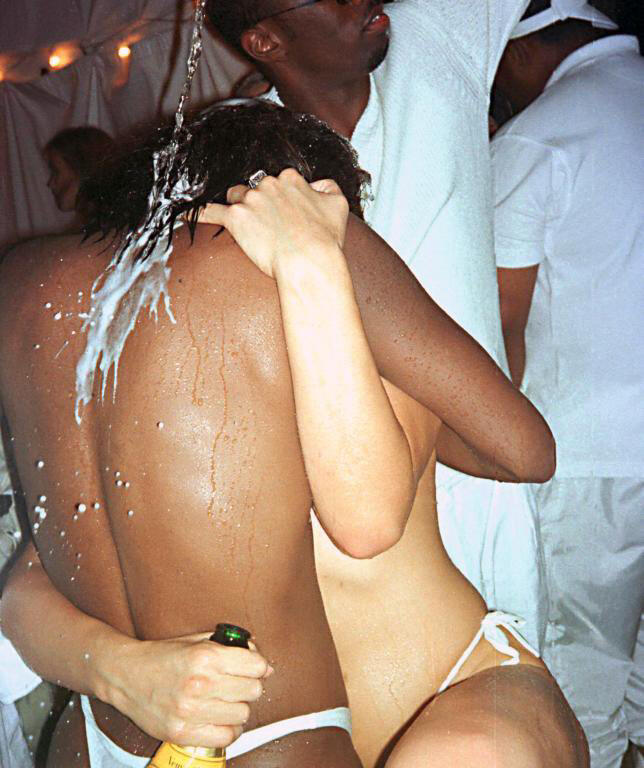 Puff Daddy habría obligado a sus víctimas a mantener relaciones sexuales con frecuencia