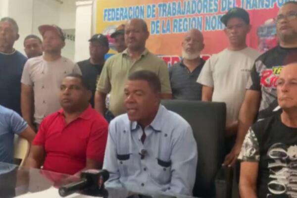 Miembros  de la Federación de Trabajadores del Transporte de la Región Norte (FETTRANRENO) y del Consorcio Dominicano del Transporte