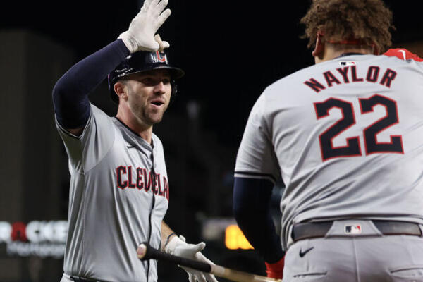 David Fry, de Cleveland fue el héroe del partido en la victoria frente a Detroit, forzando un juego decisivo.