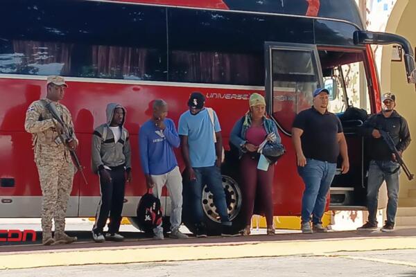 Cesfront y Ejército detienen a 36 haitianos irregulares en Dajabón.(foto, fuentee xterna)
