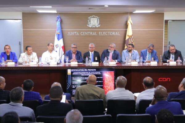 JCE presenta detalles del nuevo proyecto de cédula de identidad.(foto, fuente externa)